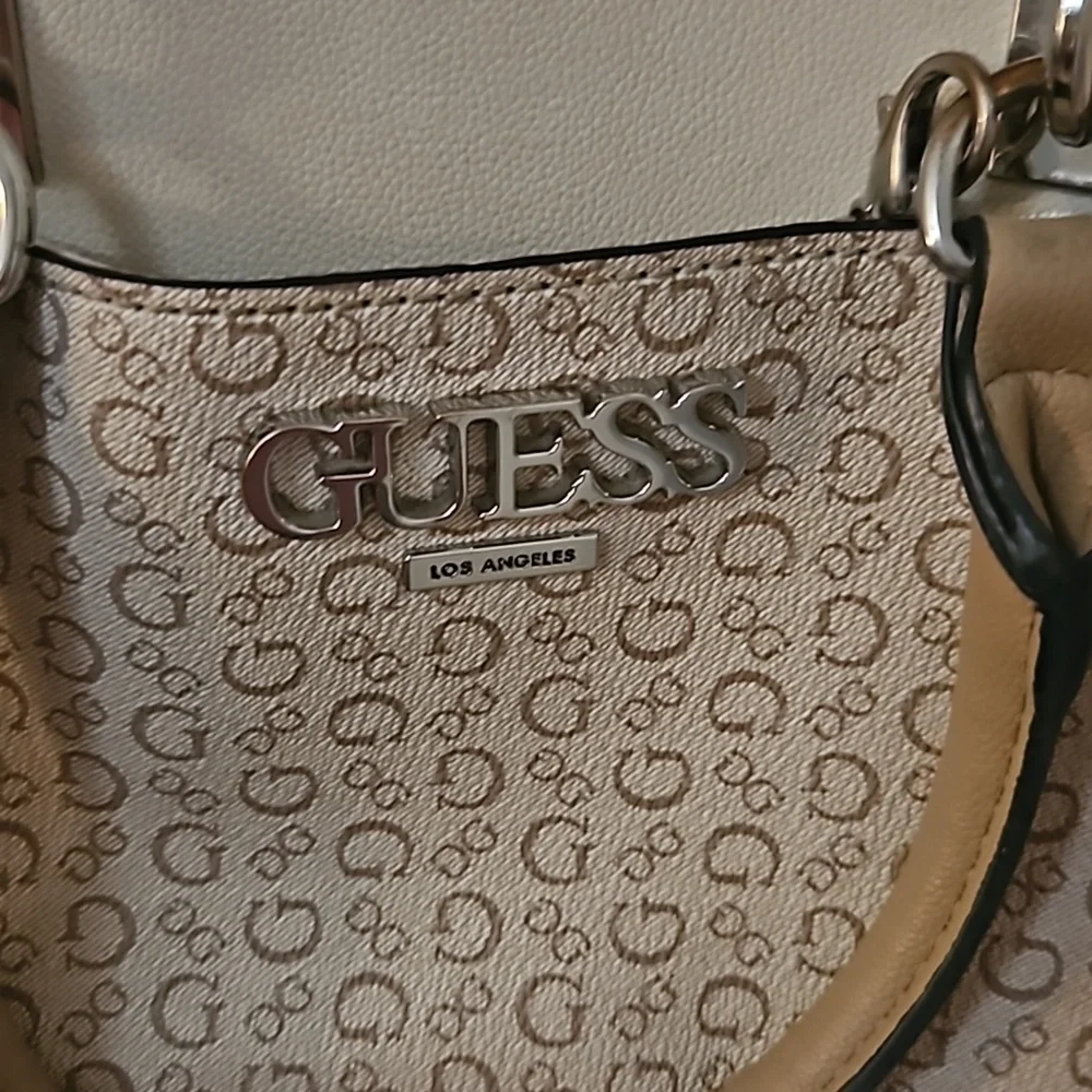 GUESS 1990s Cream Logo Doctor Crossbody Handbag